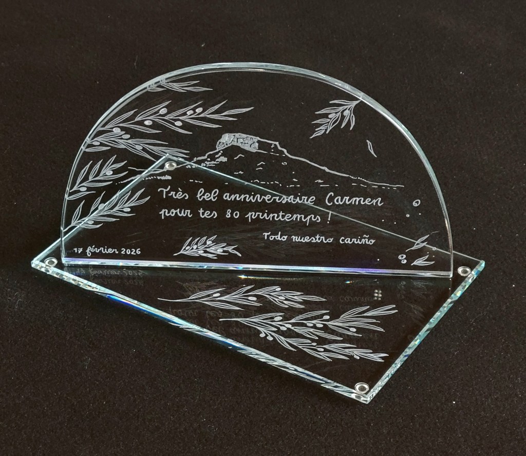 trophée en verre personnalisé